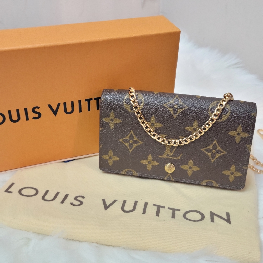 Authentic Louis Vuitton vintage monogram wallet